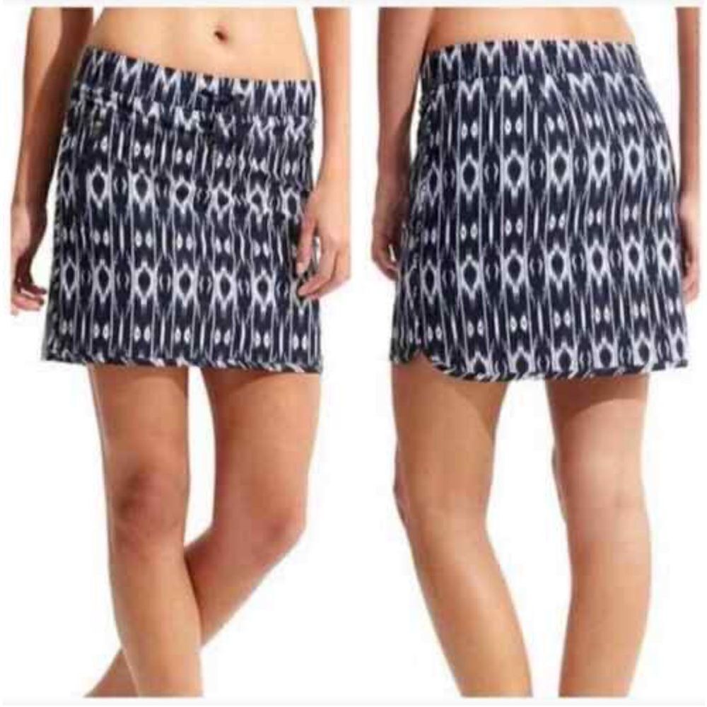 EXCELLENT CONDITION WOMEN’S SIZE SMALL ATHLETA BLACK/WHITE SKORT